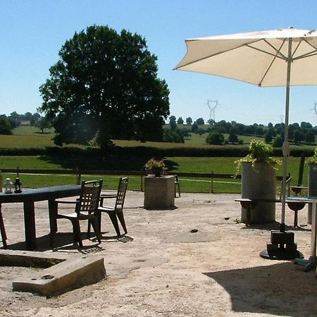 Domaine De La Madeleine Bed and Breakfast Ygrande Eksteriør billede