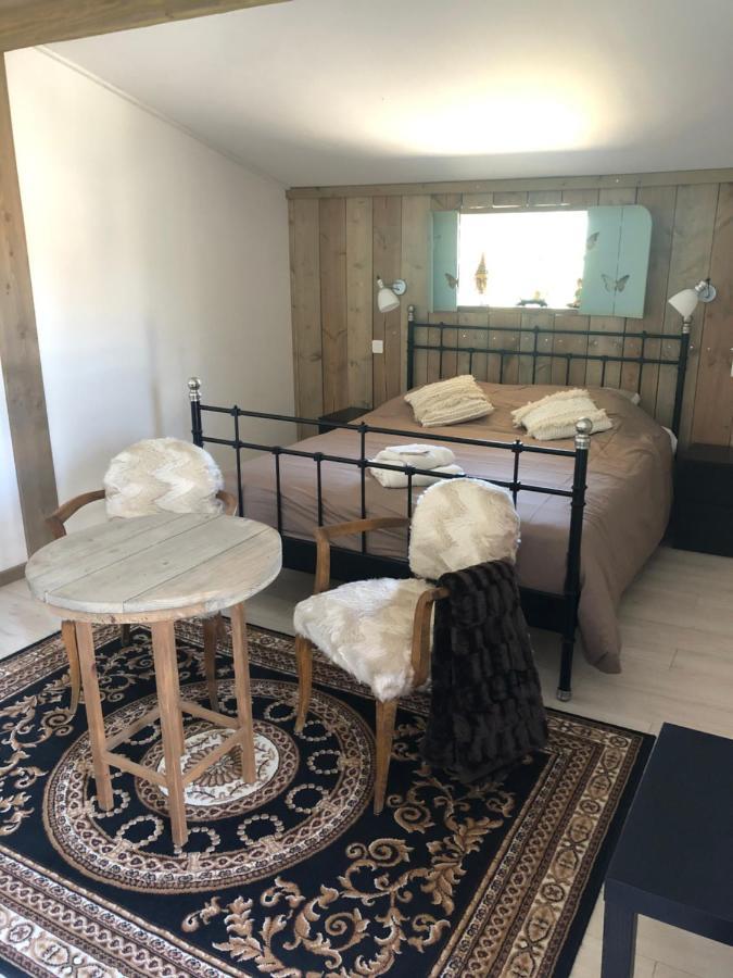Domaine De La Madeleine Bed and Breakfast Ygrande Eksteriør billede